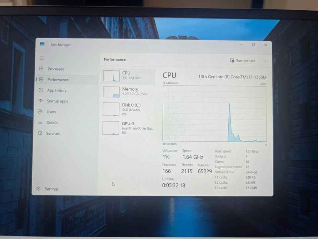 Samsung Galaxy Book 4 running Windows 11 Task Manager Performance tab showing
13th Gen Intel Core i7-1355U CPU at 1% utilization with 1.64 GHz current speed,
1.70 GHz base speed, 10 cores, 12 logical processors idle benchmark stats